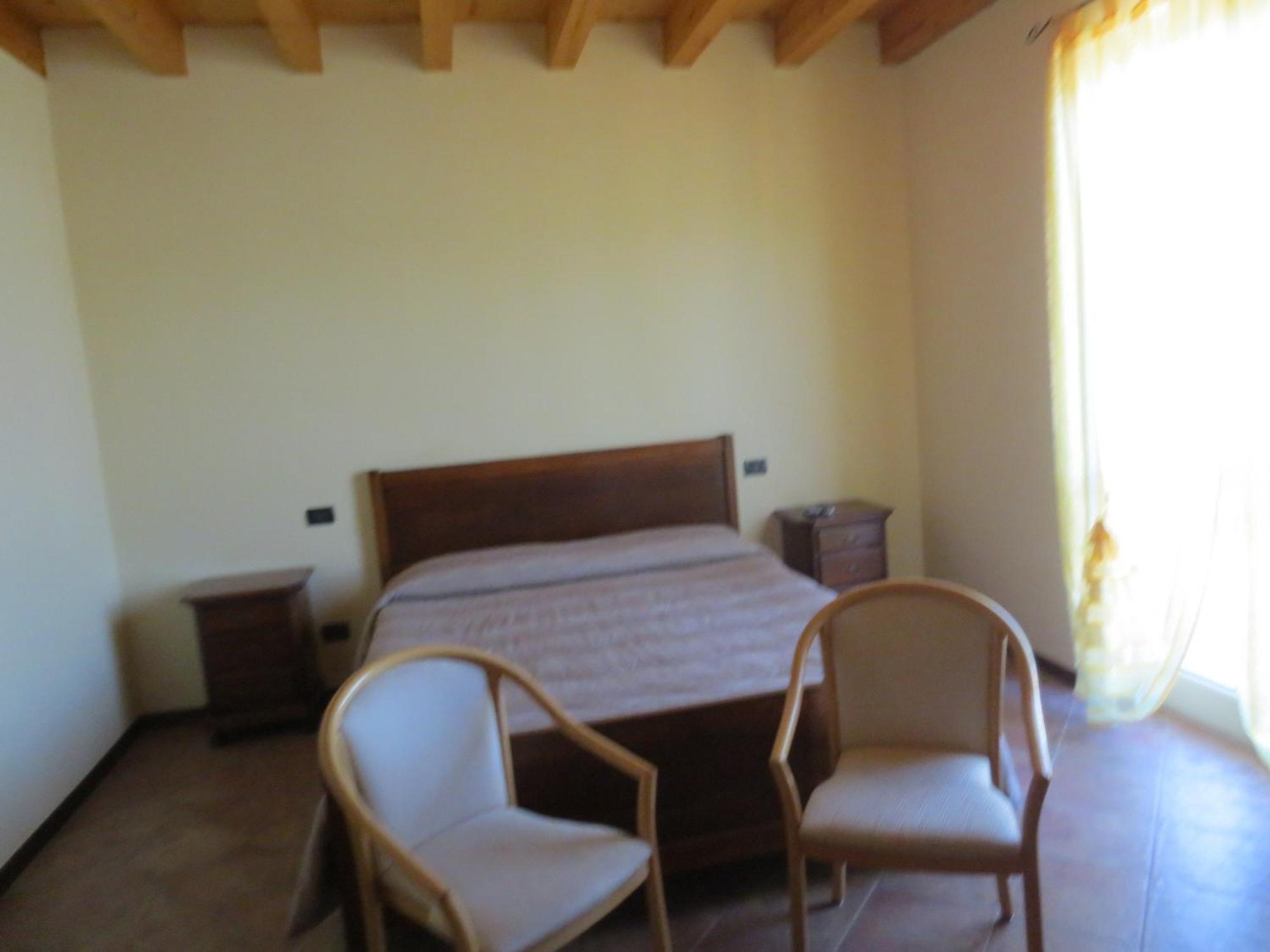 Agriturismo Parco Del Chiese Bedizzole Phòng bức ảnh